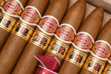 Laden Sie das Bild in den Galerie-Viewer, Romeo Y Julieta - Cupidos