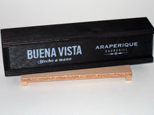 Laden Sie das Bild in den Galerie-Viewer, BUENA VISTA " Churchill " - Einzelzigarre in Holzkistchen - Dom. Rep.