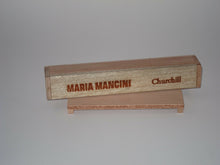 Laden Sie das Bild in den Galerie-Viewer, Maria Mancini "Churchill" - Einzelzigarre in Holzkistchen -  Honduras