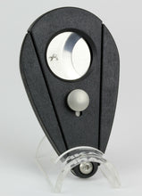 Laden Sie das Bild in den Galerie-Viewer, XIKAR Cutter Xi2 -verschiedene Farben - Kunststoff - Zigarrenabschneider