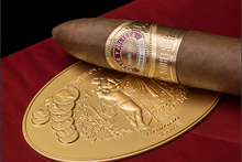 Laden Sie das Bild in den Galerie-Viewer, Romeo Y Julieta Linea De Oro - Nobles