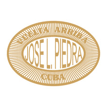 Laden Sie das Bild in den Galerie-Viewer, J.L. Piedra Cazadores