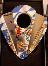 Laden Sie das Bild in den Galerie-Viewer, Xikar Xi2 - Zigarrenabschneider – Bayern-Edition – Kunststoff-Variante - NEU
